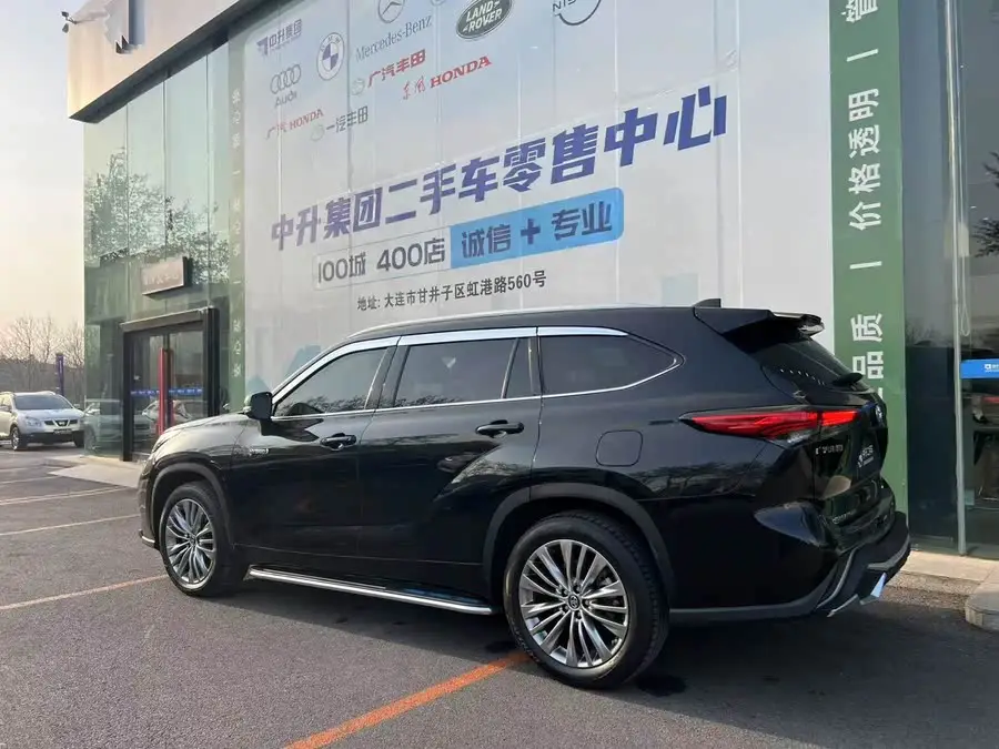 هايلاندر 2022 هايبرد 2.5 لتر دفع رباعي بريميوم 7 مقاعد