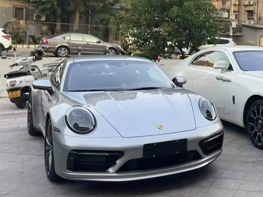 بورش 911 طراز 2023 كاريرا 3.0T