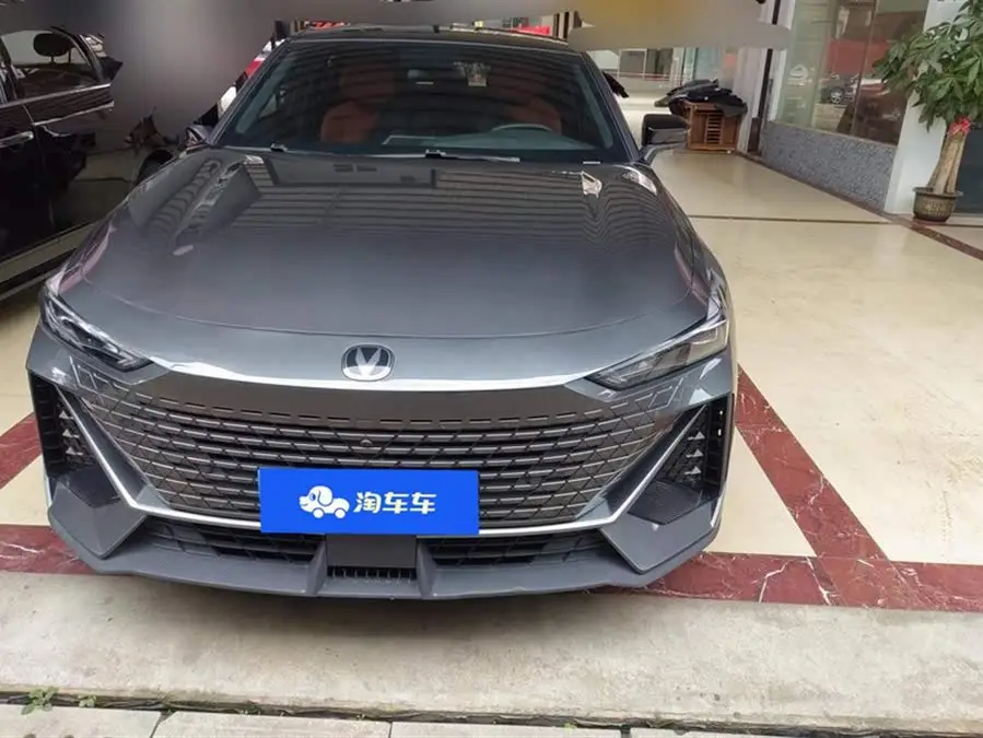 Changan UNI-V 2022 1.5T Premium Model