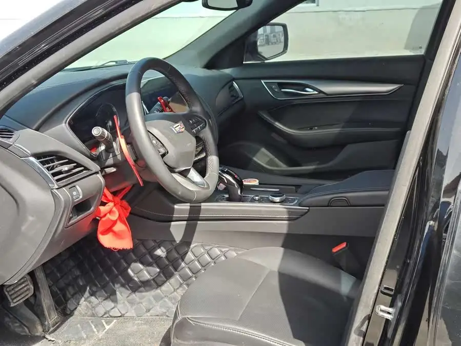 كاديلاك CT5 2022 28T الفاخرة