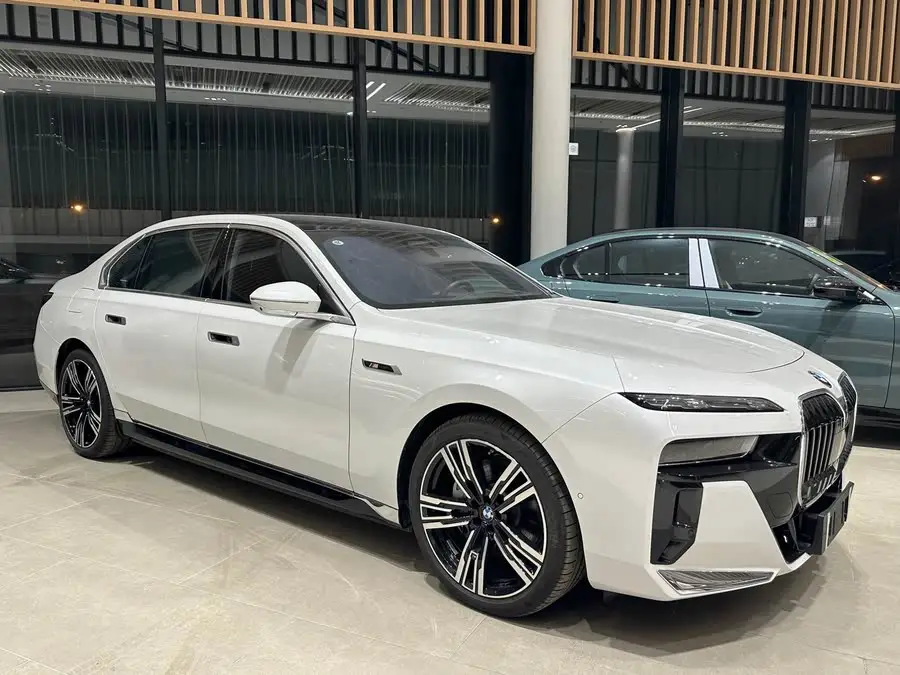 BMW i7 2023 xDrive60L M Sport Package