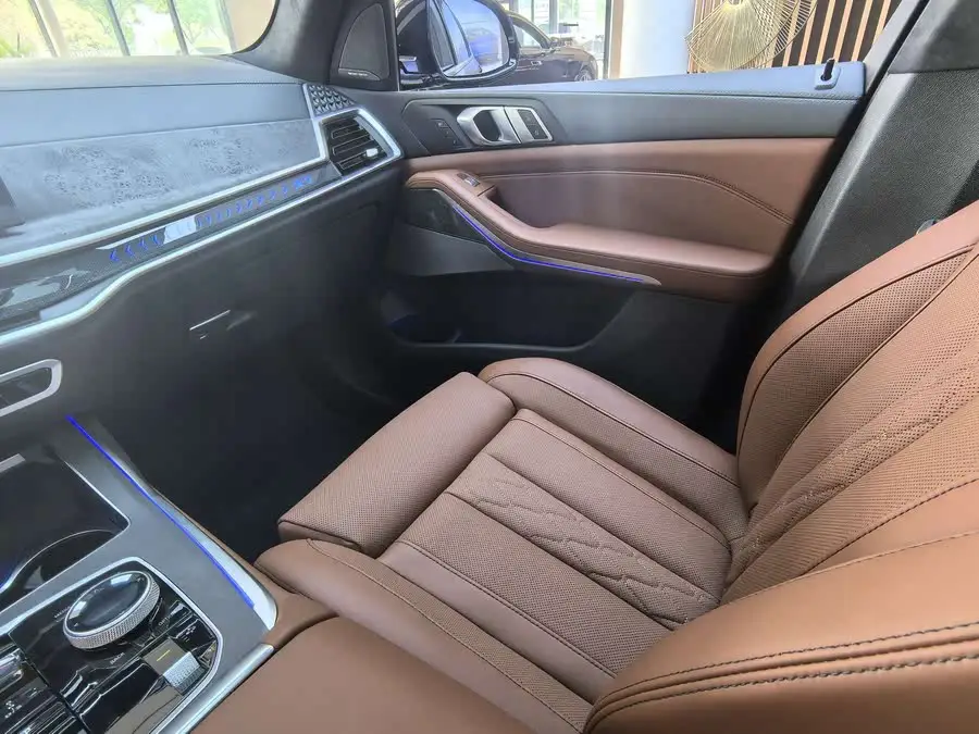 بي إم دبليو X7 2023 xDrive40i باقة فاخرة