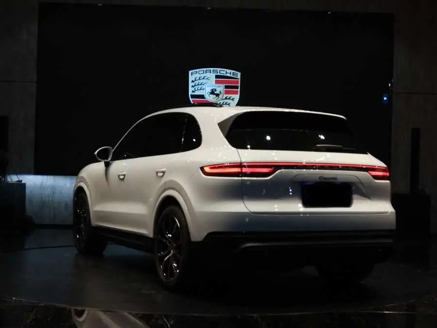 2023 Cayenne 3.0T Platinum Edition