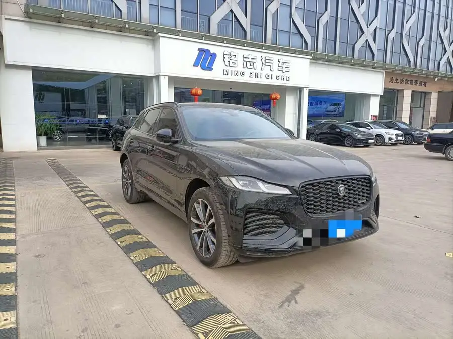 Jaguar F-PACE 2024 P250 R-Dynamic SE