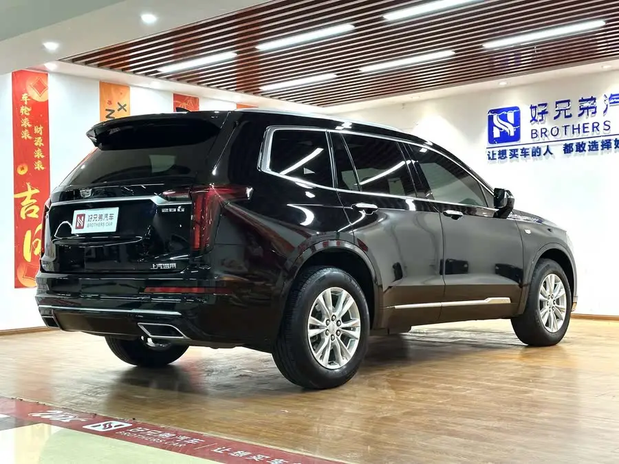 كاديلاك XT6 2021 2.0T ستة مقاعد دفع رباعي فئة بريميوم