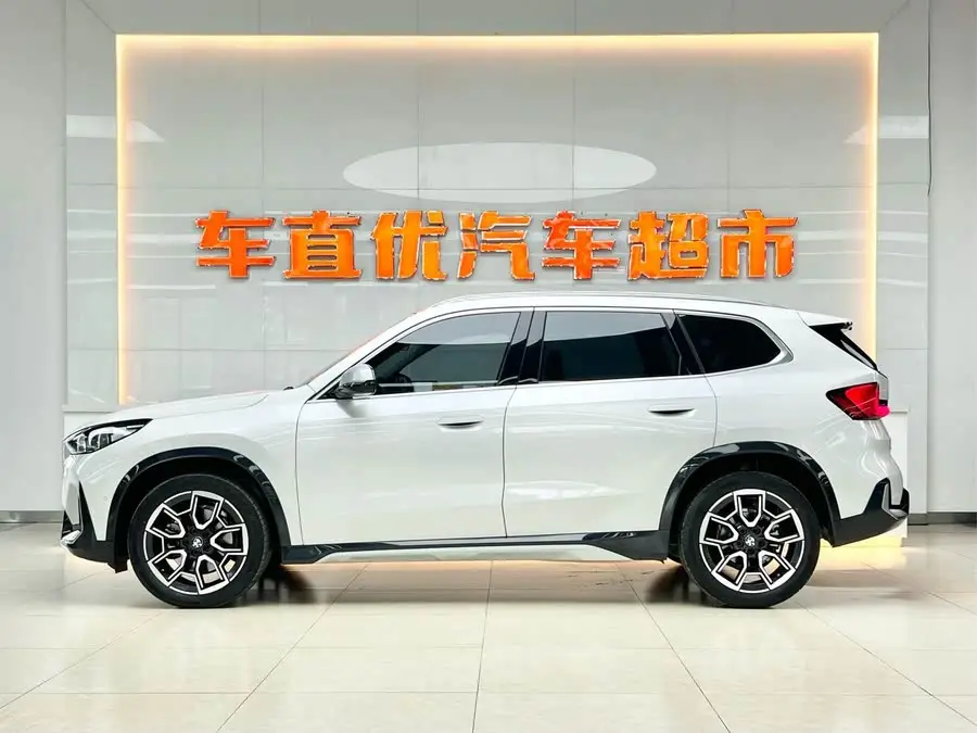 بي إم دبليو X1 2023 sDrive25Li X حزمة التصميم