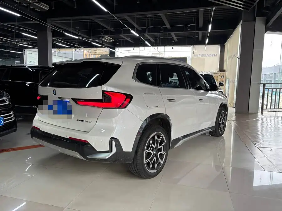 بي إم دبليو X1 2023 sDrive25Li حزمة M الرياضية