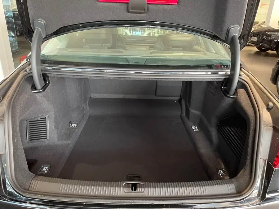 Audi A8 2024 A8L 55 TFSI quattro Flagship