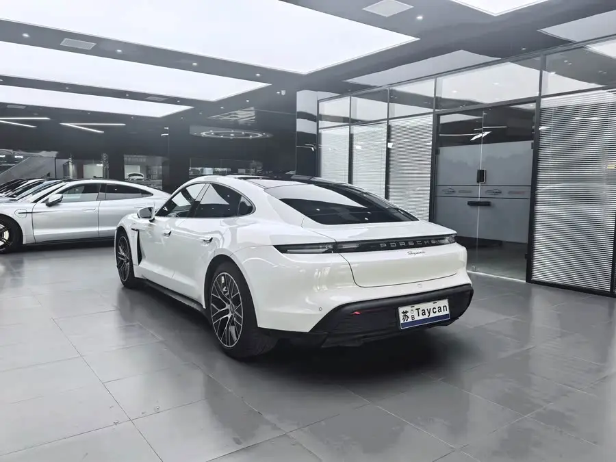 2020 Taycan