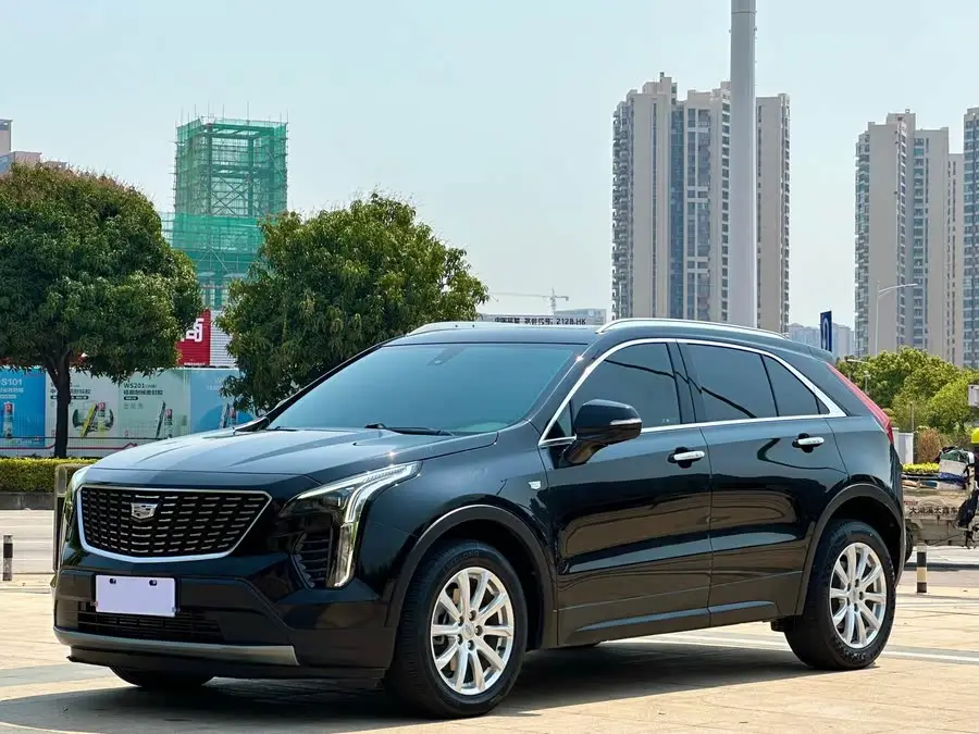 كاديلاك XT4 2021 28T فئة التقنية ذات الدفع الأمامي