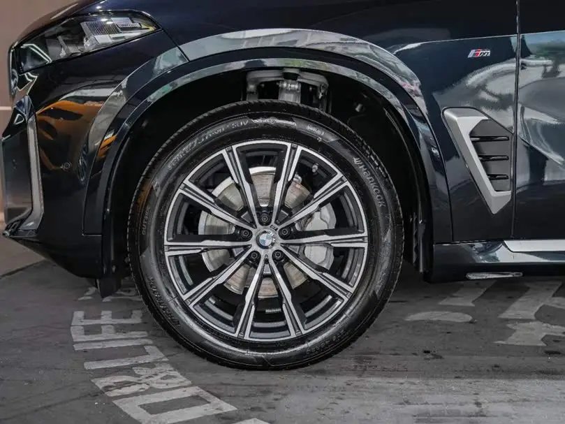 BMW X5 2023 xDrive 30Li M Sport Package