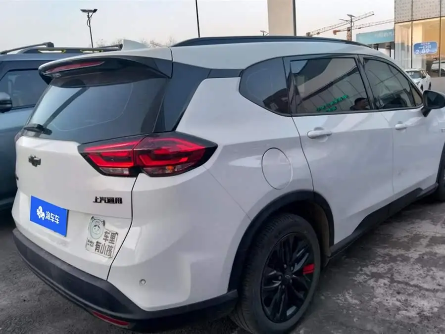 Wuling 2020 Model Light Hybrid Redline 530T Automatic Enjoy Version (5+2 Seater)