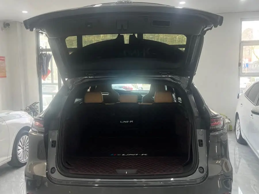 شانجان UNI-K 2021 2.0T الفاخرة