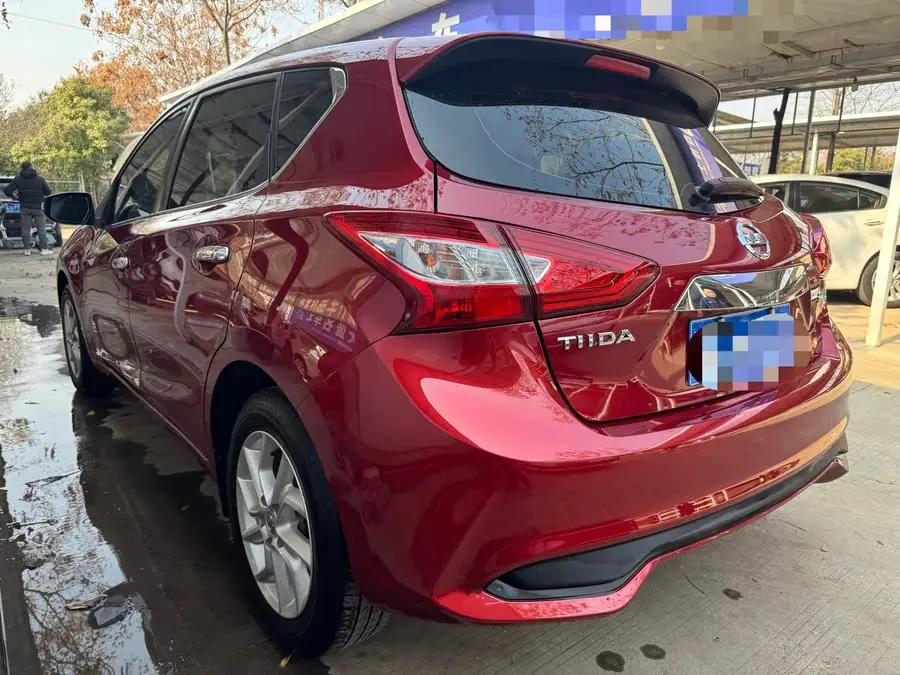 نيسان تييدا 2021 1.6 لتر CVT الذكية