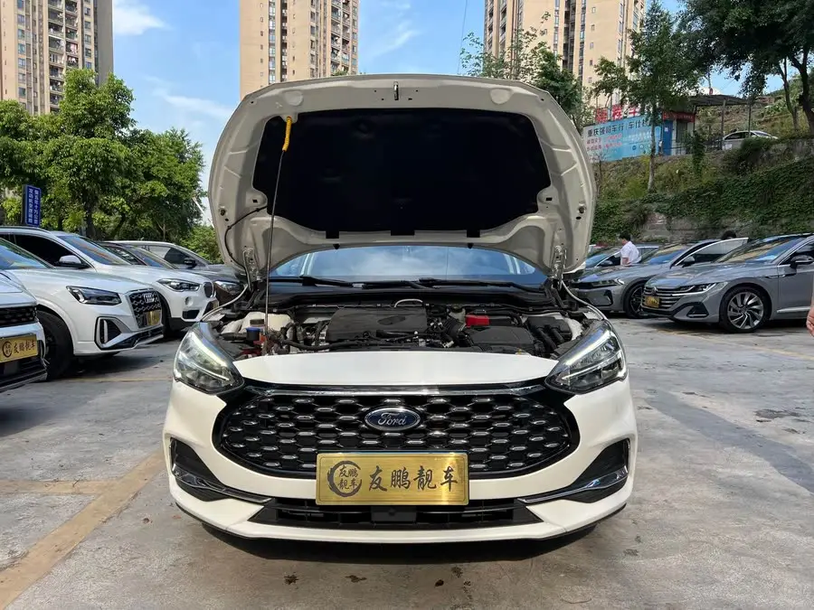 فورد فوكس 2021 سيدان إيكوبوست 180 أوتوماتيكي عصري