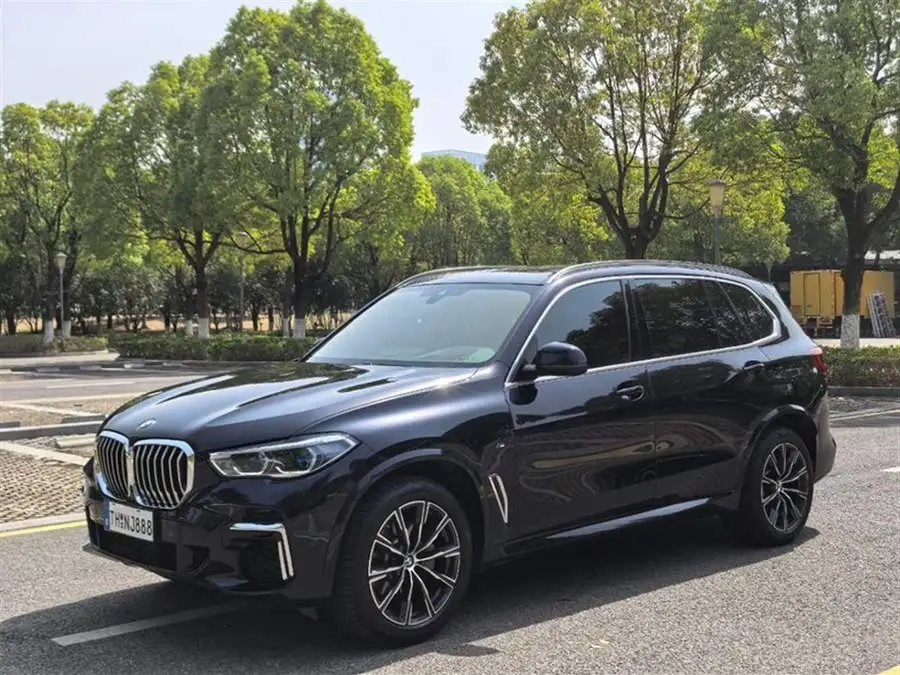بي إم دبليو X5 2022 xDrive 30Li حزمة M الرياضية الفاخرة