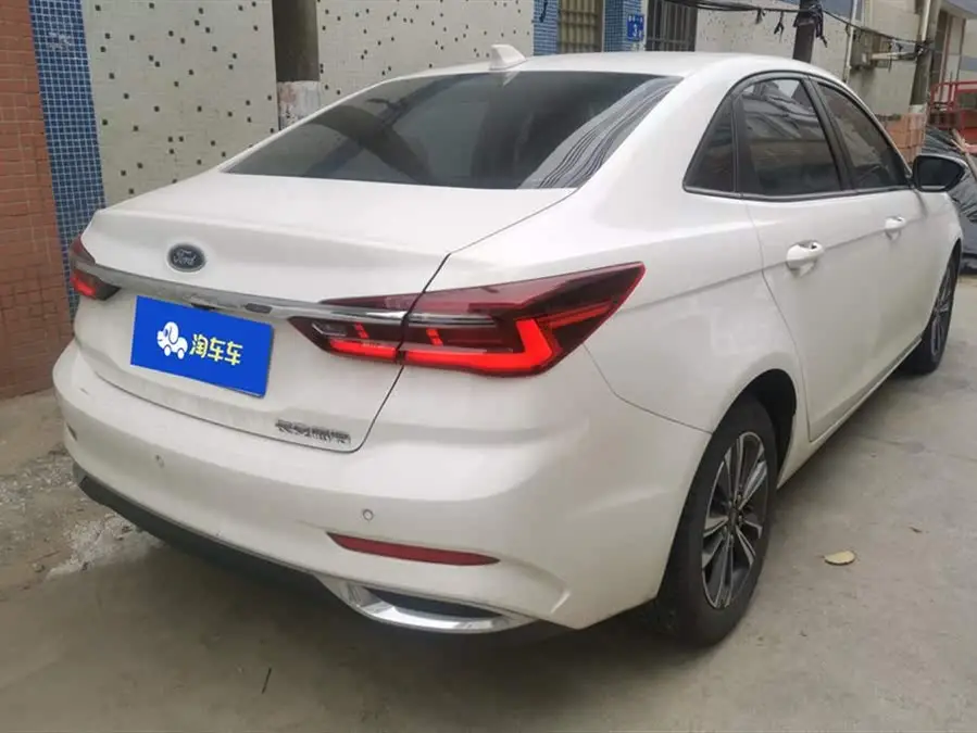 Ford Focus 2021 1.5L Automatic Diamond Edition