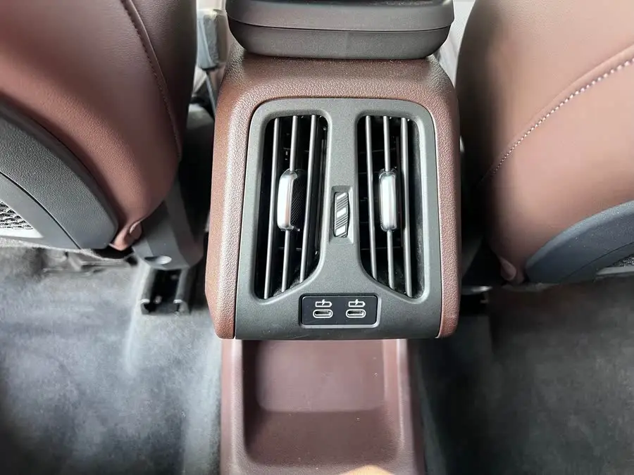 بي إم دبليو X1 2023 sDrive25Li حزمة رياضية M