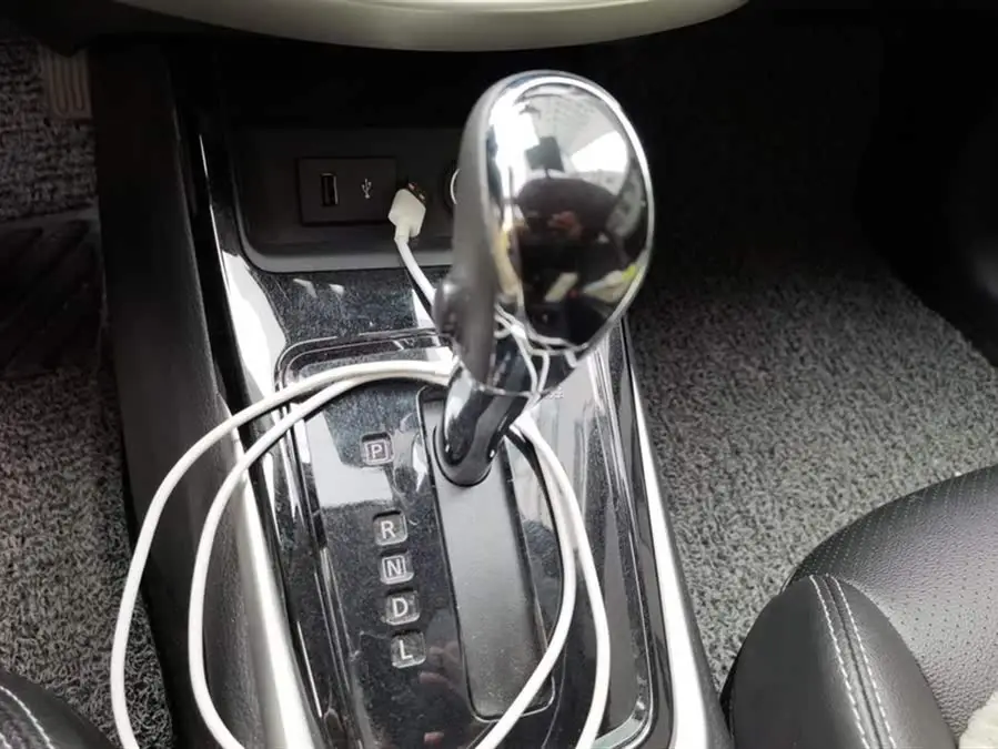 2021 نيسان تييدا 1.6 لتر CVT النسخة الذكية