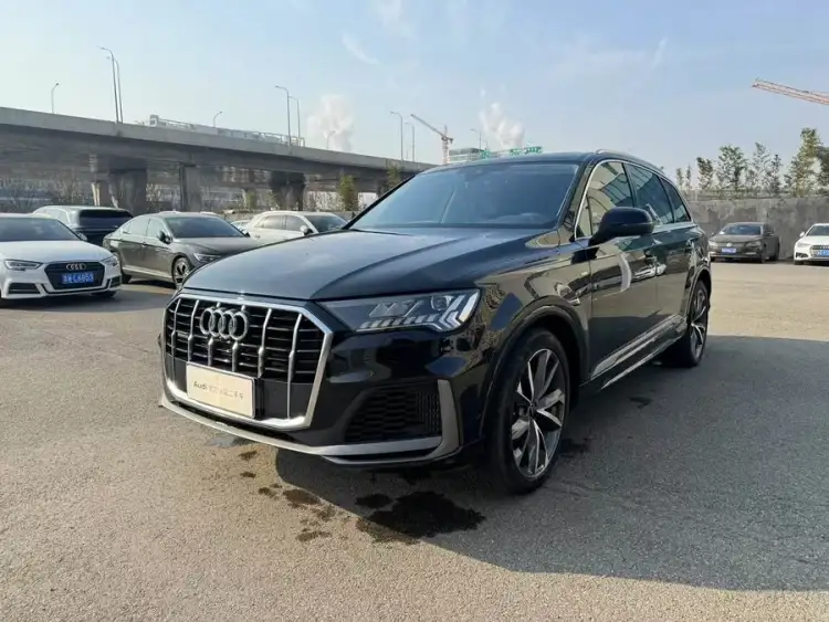 Audi Q7 2023 55 TFSI quattro S line Sport