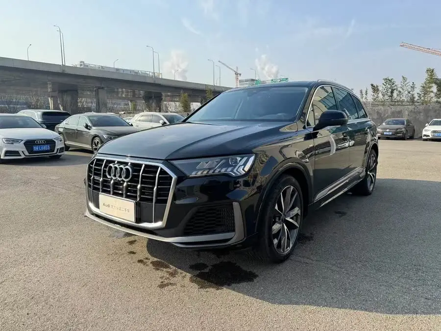 Audi Q7 2023 55 TFSI quattro S line Sport