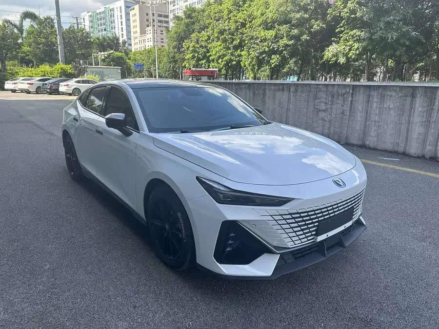 Changan UNI-V 2022 1.5T Premium