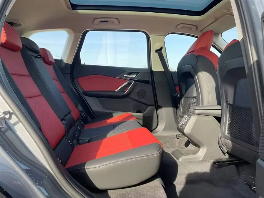 بي إم دبليو X1 2023 sDrive20Li حزمة تصميم X