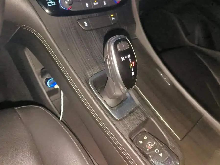 بيوك لاكروس 2021 552T فاخرة