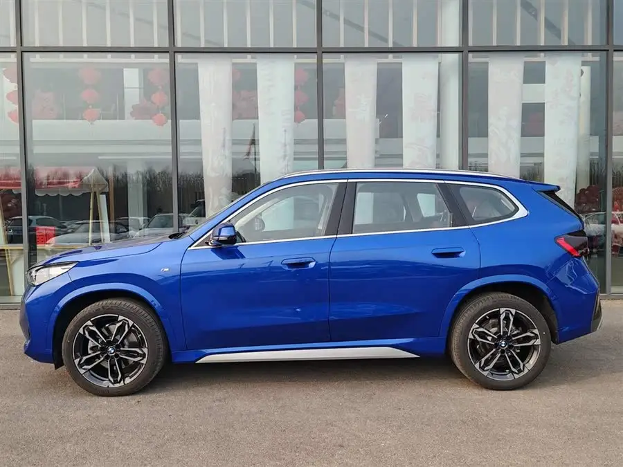 بي إم دبليو X1 2023 sDrive25Li حزمة الرياضة M