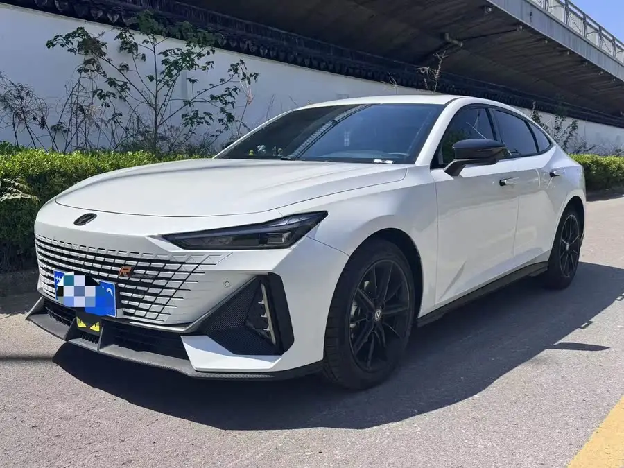 شانجان UNI-V 2022 1.5T المتفوقة