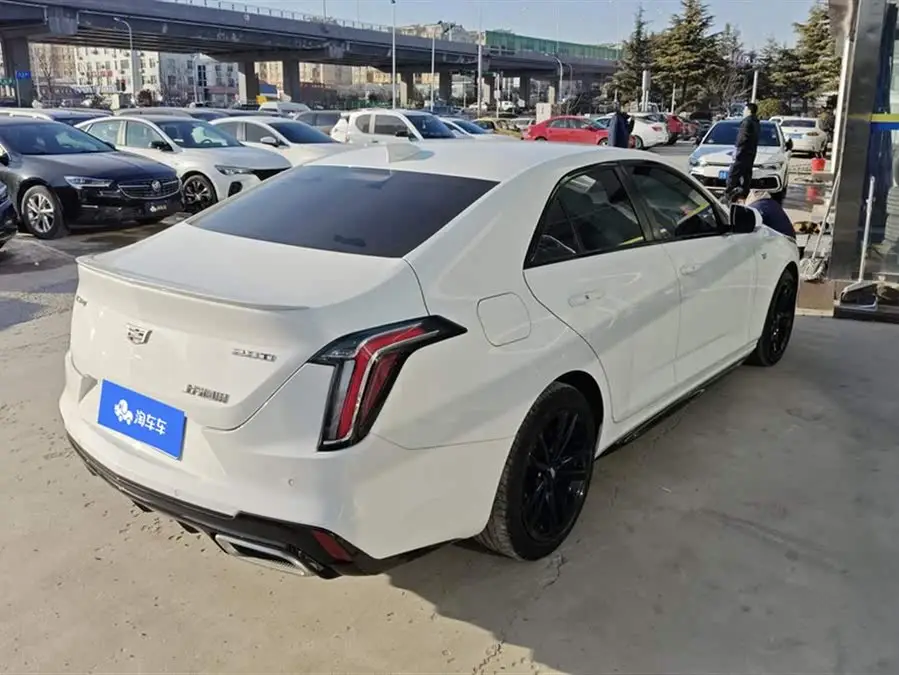 كاديلاك CT4 2021 28T فئة الرفاهية