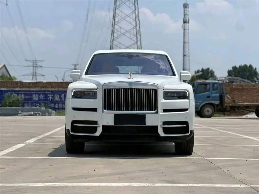 كولينان طراز 2018 النسخة ذات الخمسة مقاعد