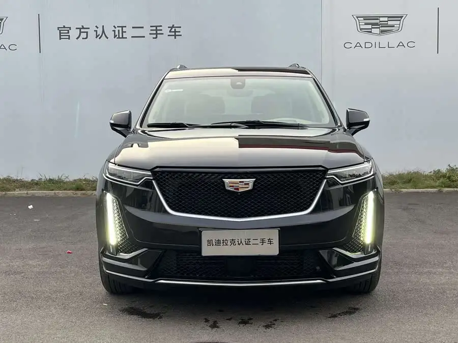 كاديلاك XT6 2022 2.0T ستة مقاعد دفع رباعي بلاتينيوم