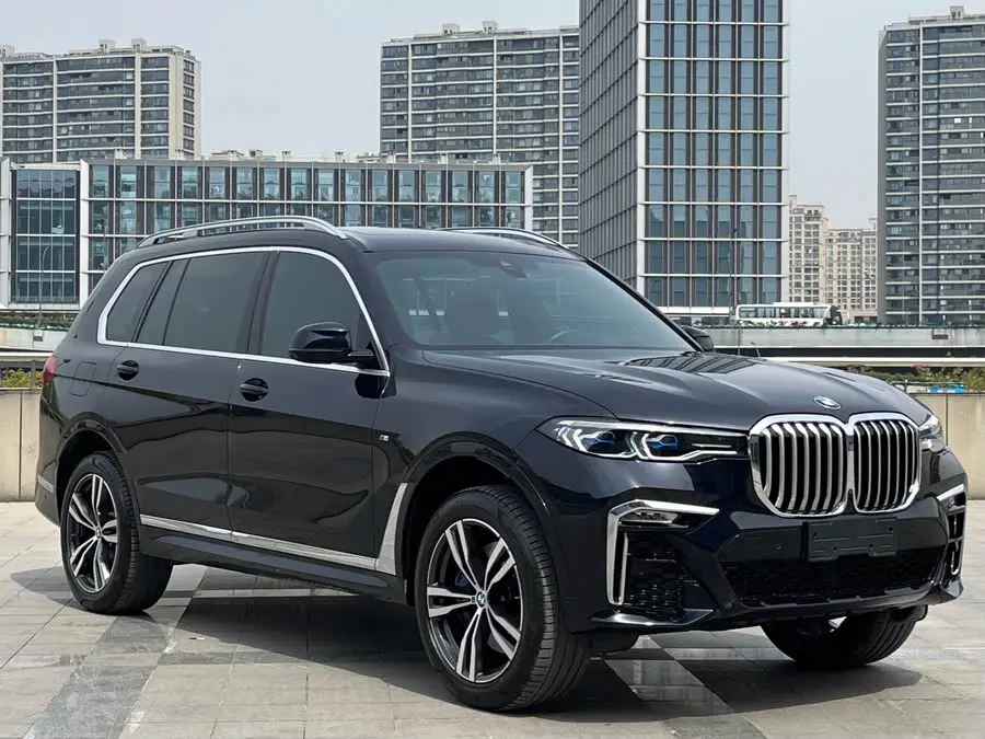 بي إم دبليو X7 2022 xDrive40i الفئة الفاخرة حزمة M الرياضية