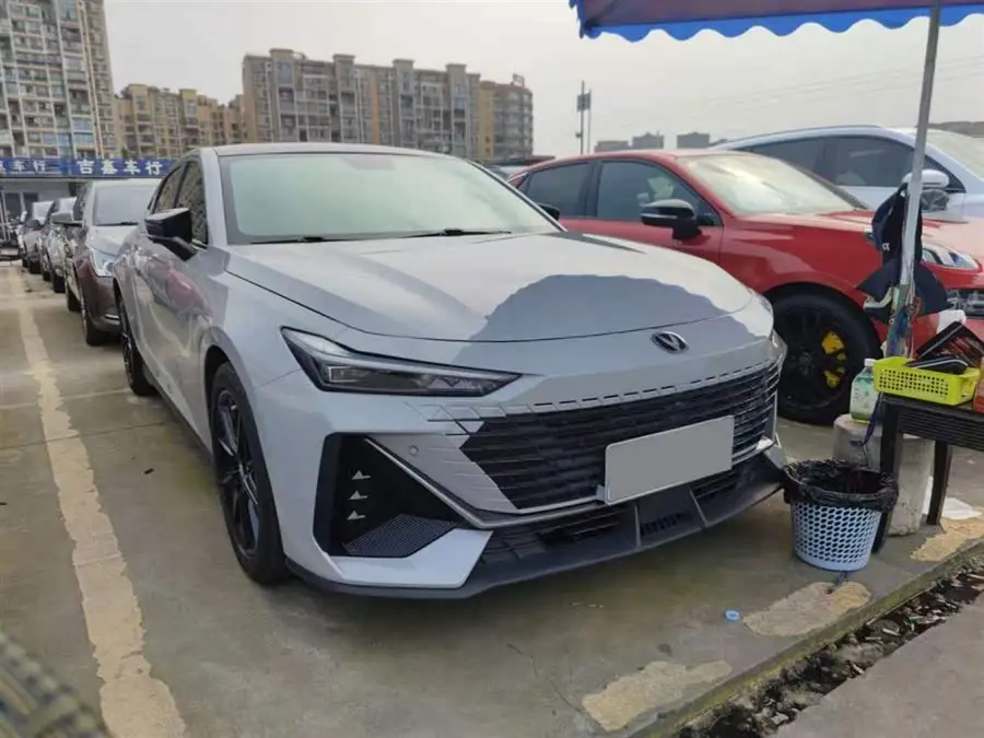 Changan UNI-V 2022 1.5T Premium