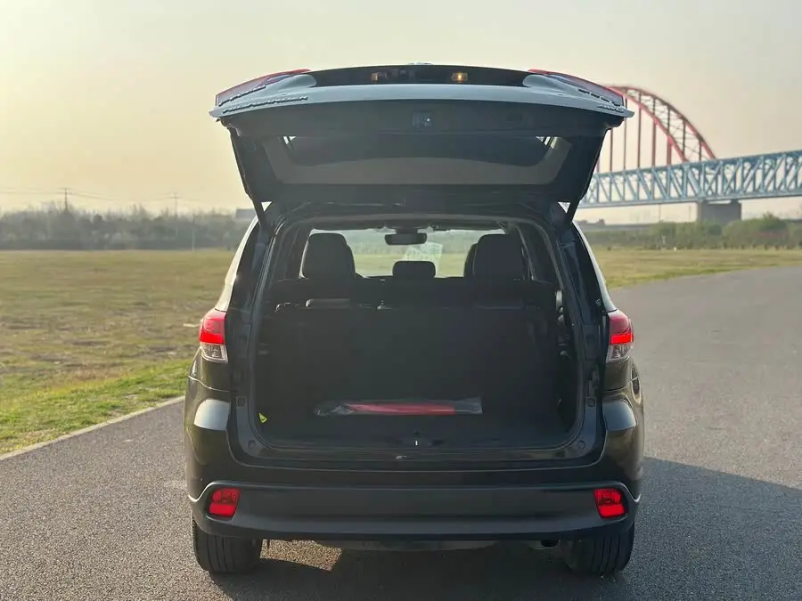 هايلاندر 2018 2.0T دفع رباعي فاخرة 7 مقاعد معيار VI