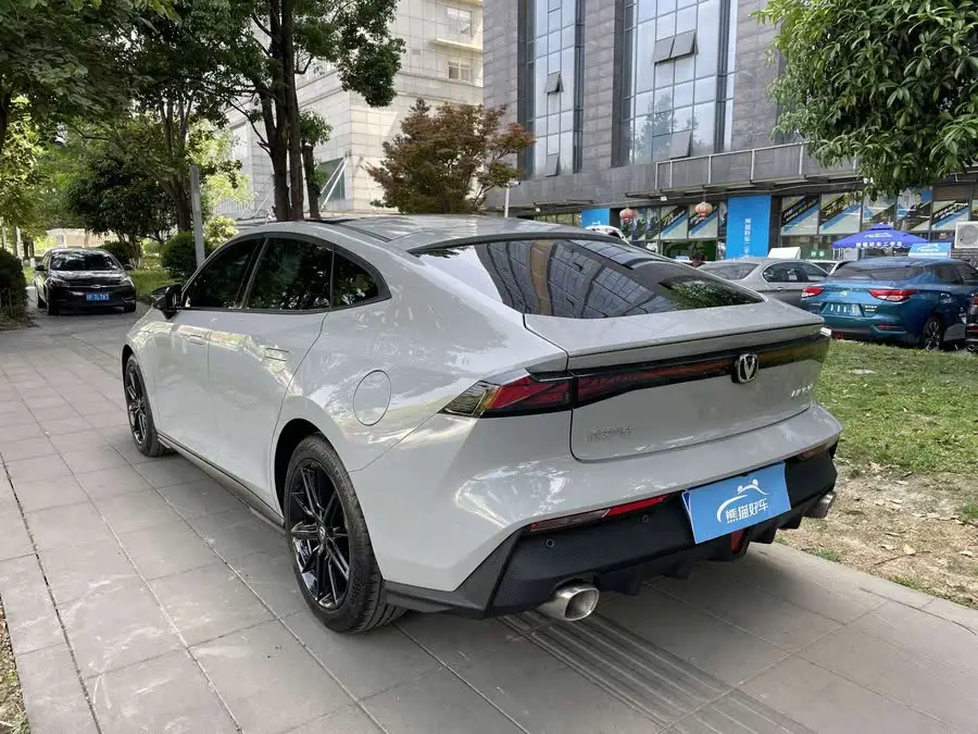 Changan UNI-V 2022 1.5T Premium