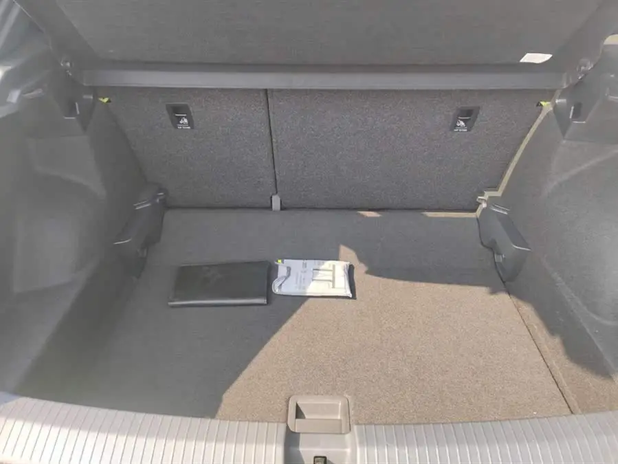 T-ROC 2023 طراز 300TSI DSG دفع ثنائي نسخة ستارلايت