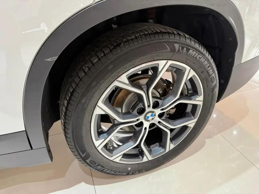 BMW X1 2022 sDrive25Li Leading Edition