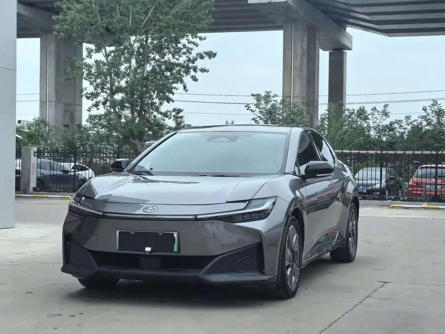 تويوتا bZ3 موديل 2023 616 كم مدى طويل PRO