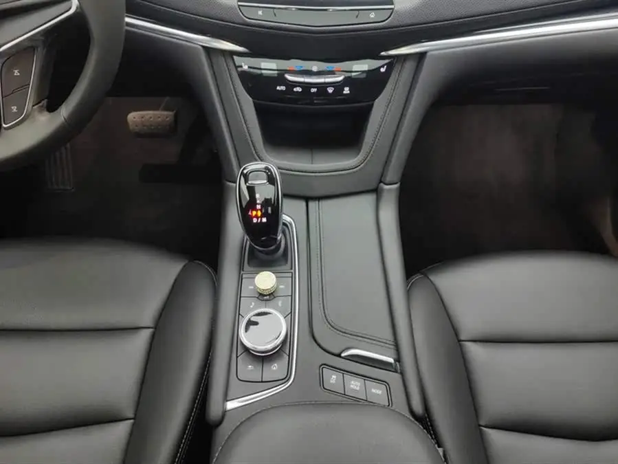 كاديلاك XT5 2022 2.0T دفع ثنائي فاخر