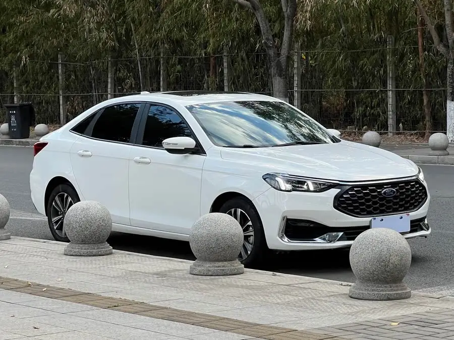 Ford Focus 2021 1.5L Automatic Diamond Edition