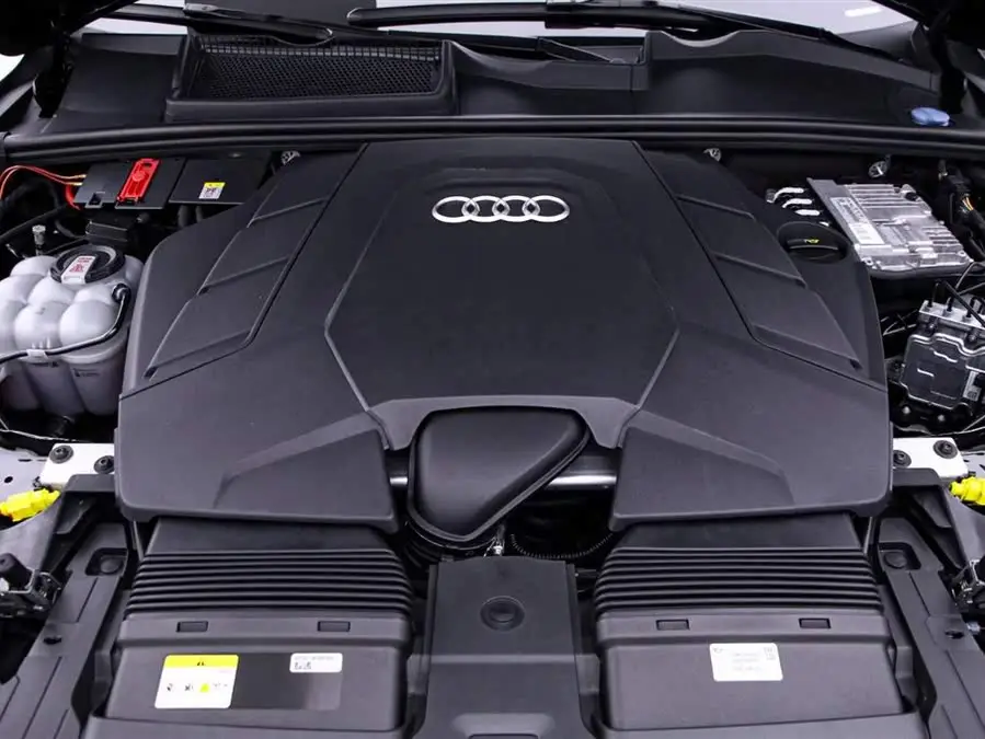 2023 Audi Q7 55 TFSI quattro S line Sport