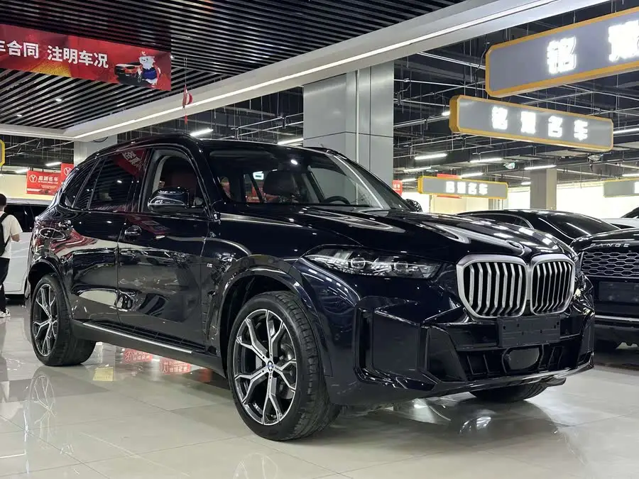 بي إم دبليو X5 2023 xDrive 30Li باقة M الرياضية الفاخرة