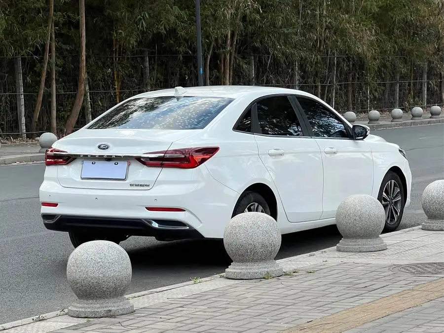 Ford Focus 2021 1.5L Automatic Diamond Edition