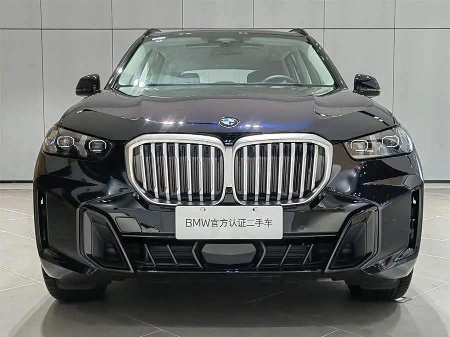 بي إم دبليو X5 2023 xDrive 30Li فئة M الرياضية بتجهيزات خاصة