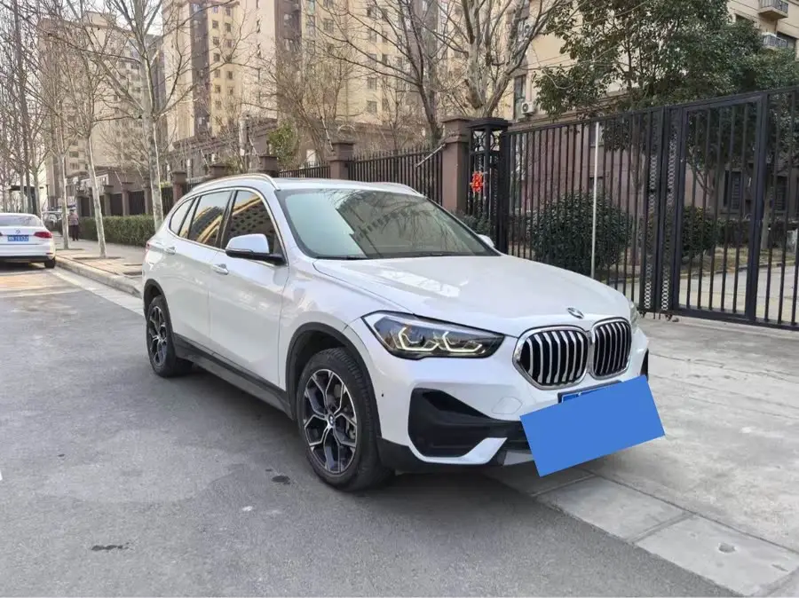 بي إم دبليو X1 2022 sDrive25Li الطراز الرائد