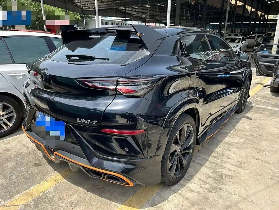 تشانجان UNI-T 2022 2.0T الفاخرة