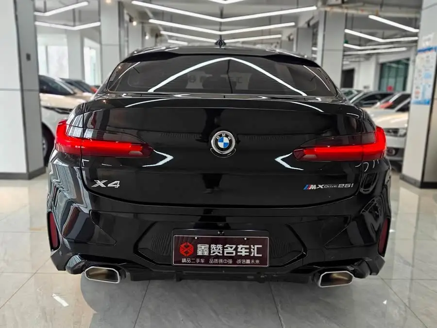 بي إم دبليو X4 2022 xDrive 25i حزمة الرياضة M