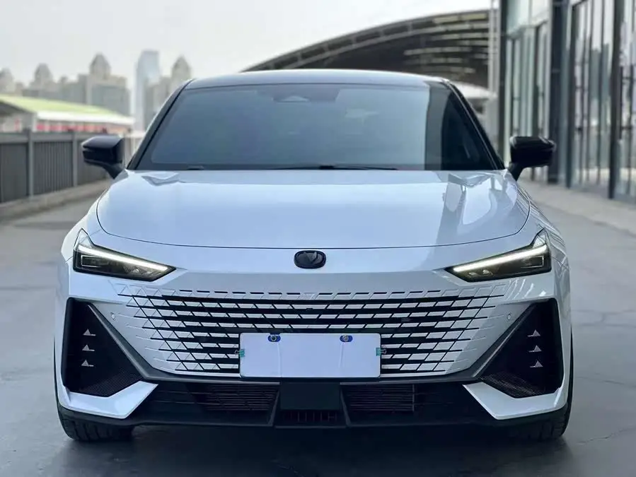 Changan UNI-V 2023 1.5T Premium
